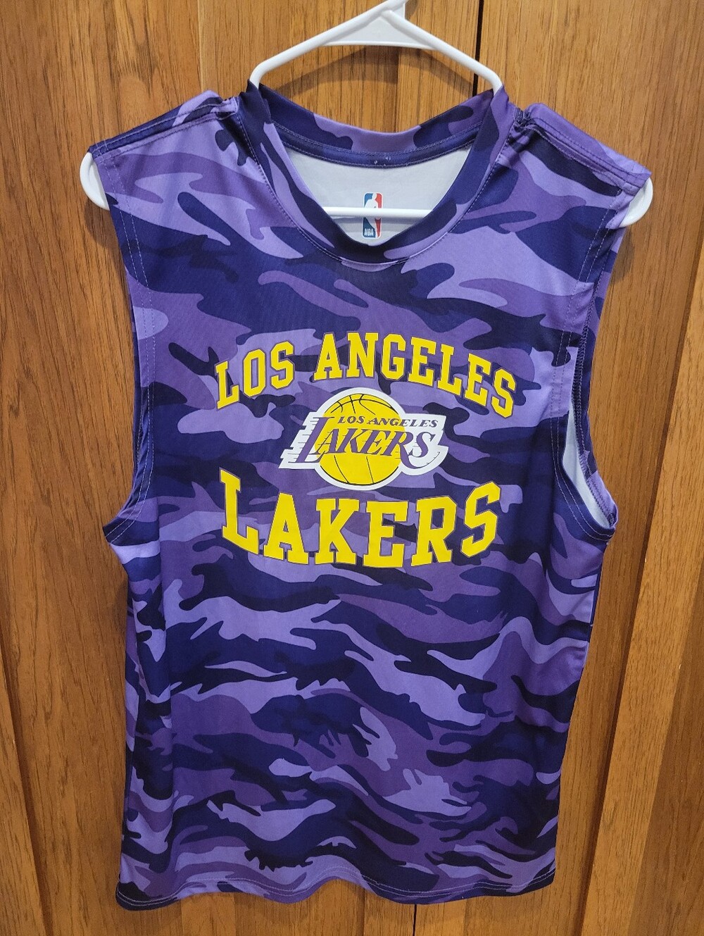 Lebron James LA Lakers Basketball Jersey. Mens Size Medium